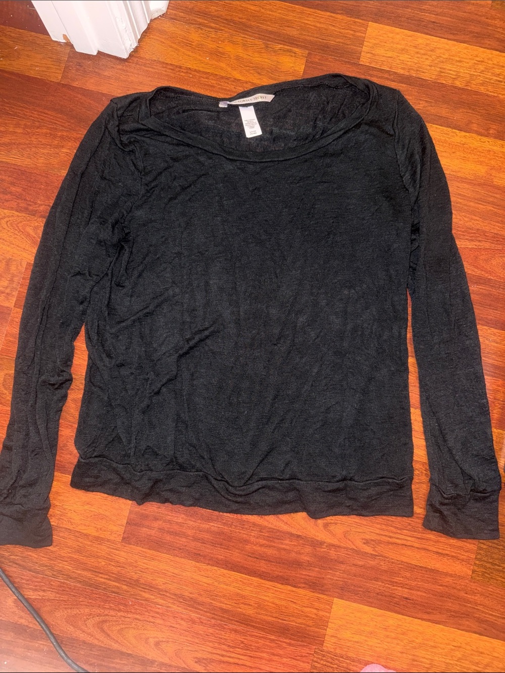 Victoria’s Secret women’s Black Long-Sleeve Lightweight Top